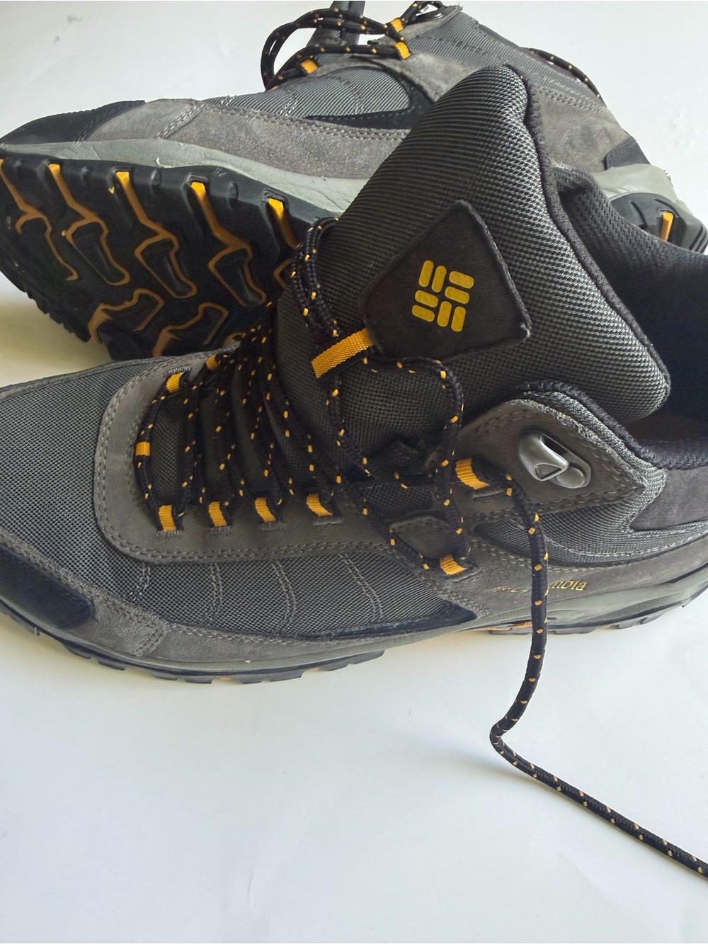 Low miles- Columbia Men's Granite Ridge Waterproof Wide Boot, Breathable - Picture 6 of 7
